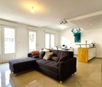 Écu - Appartement raffiné avec espace en plein air - B&B Reims