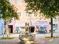 NEU! KINGS-Apartment - 300m zum Bahnhof - 6 Personen - Küche - Gerberplatz - B&B Memmingen