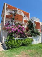 Apartmani Pavlović - B&B Sućuraj