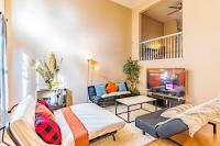 Entire Private 3-BR Townhouse with Garage Parking near San Diego Gaslamp, Available Now - B&B