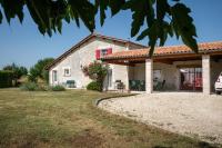 Maison de campagne climatisée avec piscine - 6 personnes - 3 chambres - Charente - B&B Saint-Médard