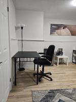 1 Bedroom Apartment with Living Room and Full Washroom to yourself alone and a private car park - Chambres d'hôtes London