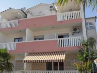 Ivano Apartments - Bed and Breakfast