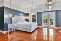 Expansive Cotswold Hills Retreat with Garden BBQ - B&B Charlton