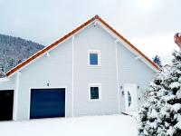 CHALET RÉCENT - BILLARD - BABYFOOT - PING PONG - MINI GOLF - WIFI - JARDIN - TERRASSE - 4 CHAMBRES - 2 à 8 PERSONNES - Chambres d'hôtes Gérardmer