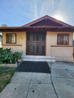 Entire Front House in Los Angeles - B&B Los Angeles