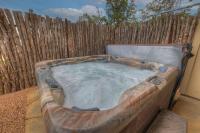 West End Nest with Hot Tub! - B&B Fredericksburg