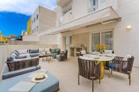 Two-Bedroom Deluxe Apartment with Balcony