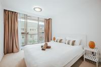 2 Bedroom Apartment Pyrmont with Pool and Gym Access - Bed and Breakfast Sydney