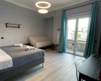 Camera Tripla Superior