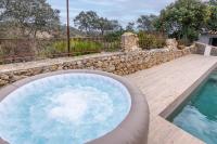 Cottage with Jacuzzi, Sierra Norte, close to Seville - B&B Guillena
