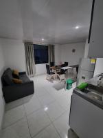 Apto amoblado a 15 min de la Embajada americana - B&B Bogotá