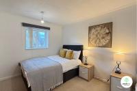 4 Bedroom spacious home with parking sleeps 9 - Ferienwohnung Hurley