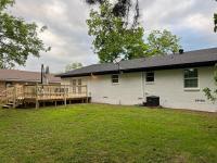 Elegant Spacious 3 Bedroom Home fenced back yard and Garage - Bed and Breakfast Denison