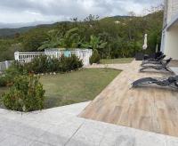 ALLAMANDA DES BOIS - B&B Deshaies