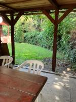 Fully equipped family house for recreation, 5 cars free parking - Chambres d'hôtes Pernek
