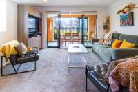 Modern Bright 2BR With Balcony & Hagley Park Outlook - B&B Christchurch
