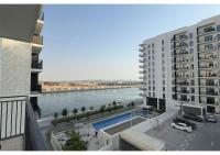 Yas Vista 2BR - Spacious Apartment with Pool & Balcony Near Yas Mall & Marina - B&B Abu Dhabi