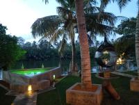 Family Room with Lake View