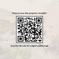 5BD Jungle Oasis - HotTub - BBQ - King Bed - Games - Garage - Bed and Breakfast Edmonton