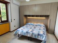 Standard Double Room with Shared Bathroom