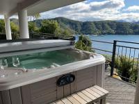Allports Sea view Apartment with Spa pool - B&B Waikawa
