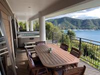 Allports Sea view Apartment with Spa pool - B&B Waikawa