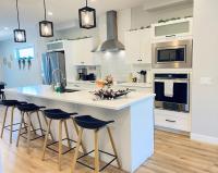 The Downtown Oasis - A Spacious Family Friendly 3 Bedroom House Close to Everything - B&B Edmonton