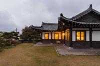 Luxury Hanok Garden Retreat - B&B Incheon
