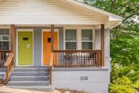 Spring Bungalow - A cozy getaway in downtown Hot Springs! - B&B Hot Springs