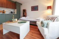 Stylish 1BR Bansko Balcony-Walk to Ski Lift & Spa - Chambres d’hôtes Bansko