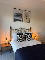 Modern 1-Bed Flat, Sleeps 4 - Ferienwohnung London