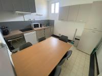 Fabuleux T3 climatisé de 85 m2, situé au calme avec grand parking gratuit privé ,Fibre wifi - Chambres d'hôtes Saint-Gaudens