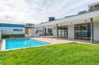 Modern 2 Bed Century City Apartment, Pool and Braai - B&B Città del Capo