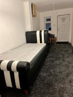 Studio with en-suite and kitchen - B&B Birmingham