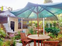 Jon's Paradise Villa and Resto - B&B Sajang Lauq