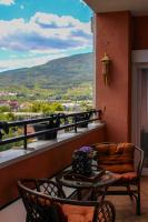 Modern Apartment with City & Mountain Views - B&B Skopje
