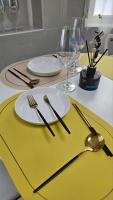 7 minutes from Apgujeong Station, Gangnam Rodeo, Garosu-gil, Luxury Street - B&B Seoul