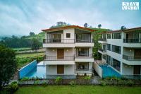 StayVista at Mount Brook with Mountain views, AC, Lawn - B&B Igatpuri