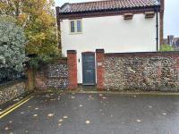 Charming 1BR Apartment in Holt Featuring Cozy Living & High-Speed WiFi - B&B Holt