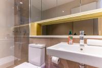 Stylish 2B Partial Water Views Next to Shopping - Chambres d’hôtes Sydney