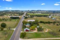 Rocking Ox Gasthaus and Barn Cabin - B&B Fredericksburg