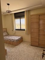 Cozy Bright Family Apartment Near City Center - Chambres d'hôtes Tagadirt