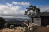 Mount Rumney Escapes - 5 Seaview Kangaroo House - B&B Mount Rumney