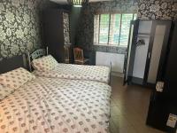 21 Fairfield Crescent - B&B Edgware