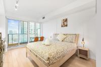 251 Jarvis st -Steps to Eaton Centre - Monthly Stays Only - B&B Toronto