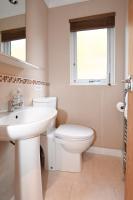 Ty Pren - Cosy Lodge with Panoramic Windows & Mountain Views - Bed and Breakfast Beddgelert