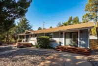 Red Rock Retreat with Amazing Patio and Hot Tub for family - B&B Sedona