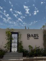 Luxury Escape W Damms chalet Private Pool - Bed and Breakfast Riyad