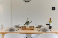 Barefoot & Board Stevenage - B&B Shephall